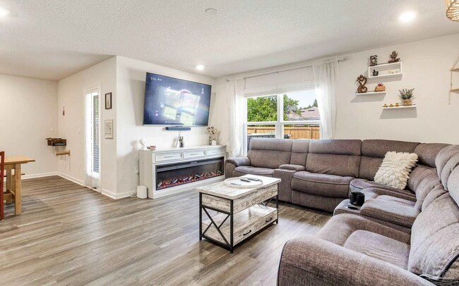 Building Photo - 9768 MilleeLoop