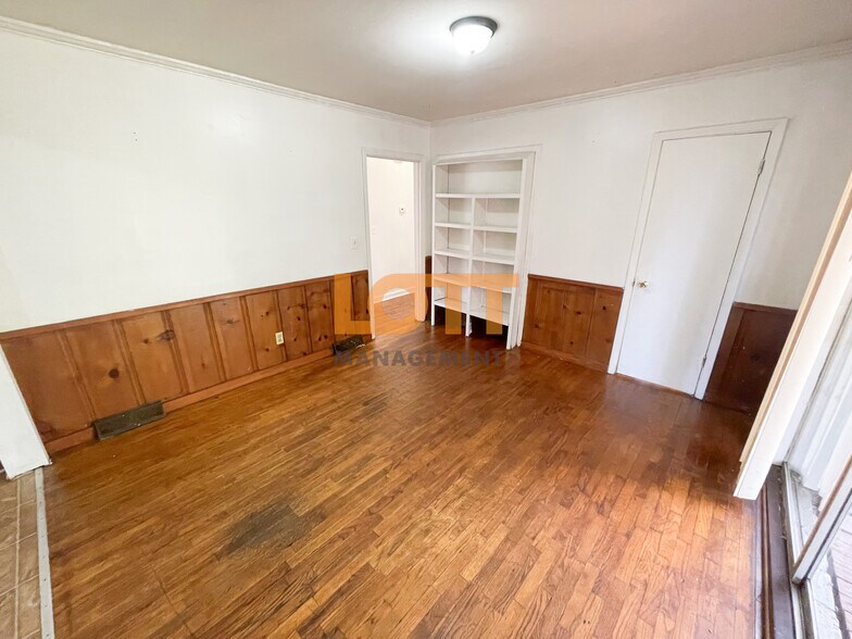 Building Photo - 42 West Ave