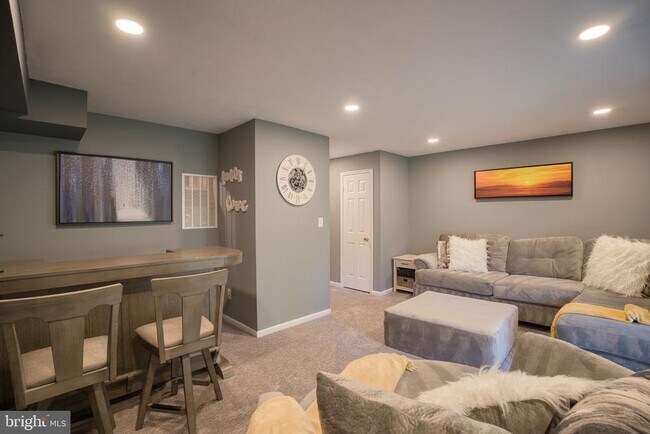 Building Photo - 32 Lovett Ct