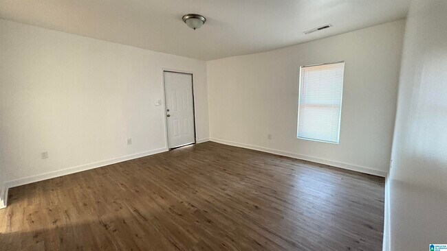 Building Photo - 1310 Steiner Ave SW