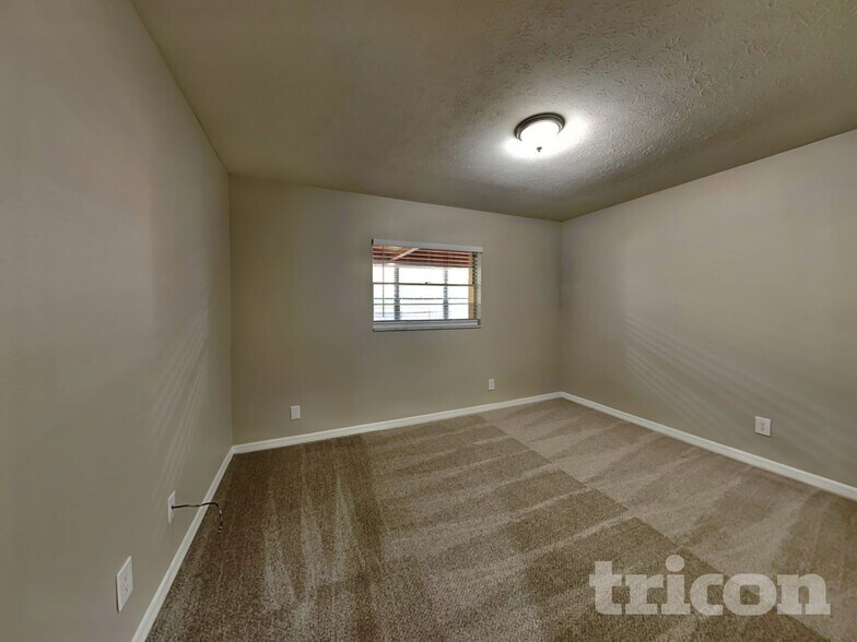 Building Photo - 14314 Ravenwood Ln