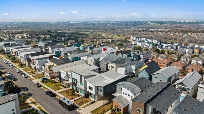 Building Photo - 6124 Florencia Ln