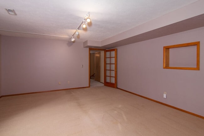 Building Photo - COMING SOON !! 3 bed 2.5 Bath Home on .5 acre lot in corner of Culdesac Mead School District