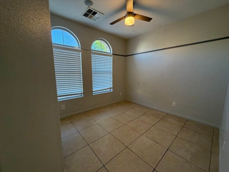Building Photo - 9196 Grand Sunburst Ct