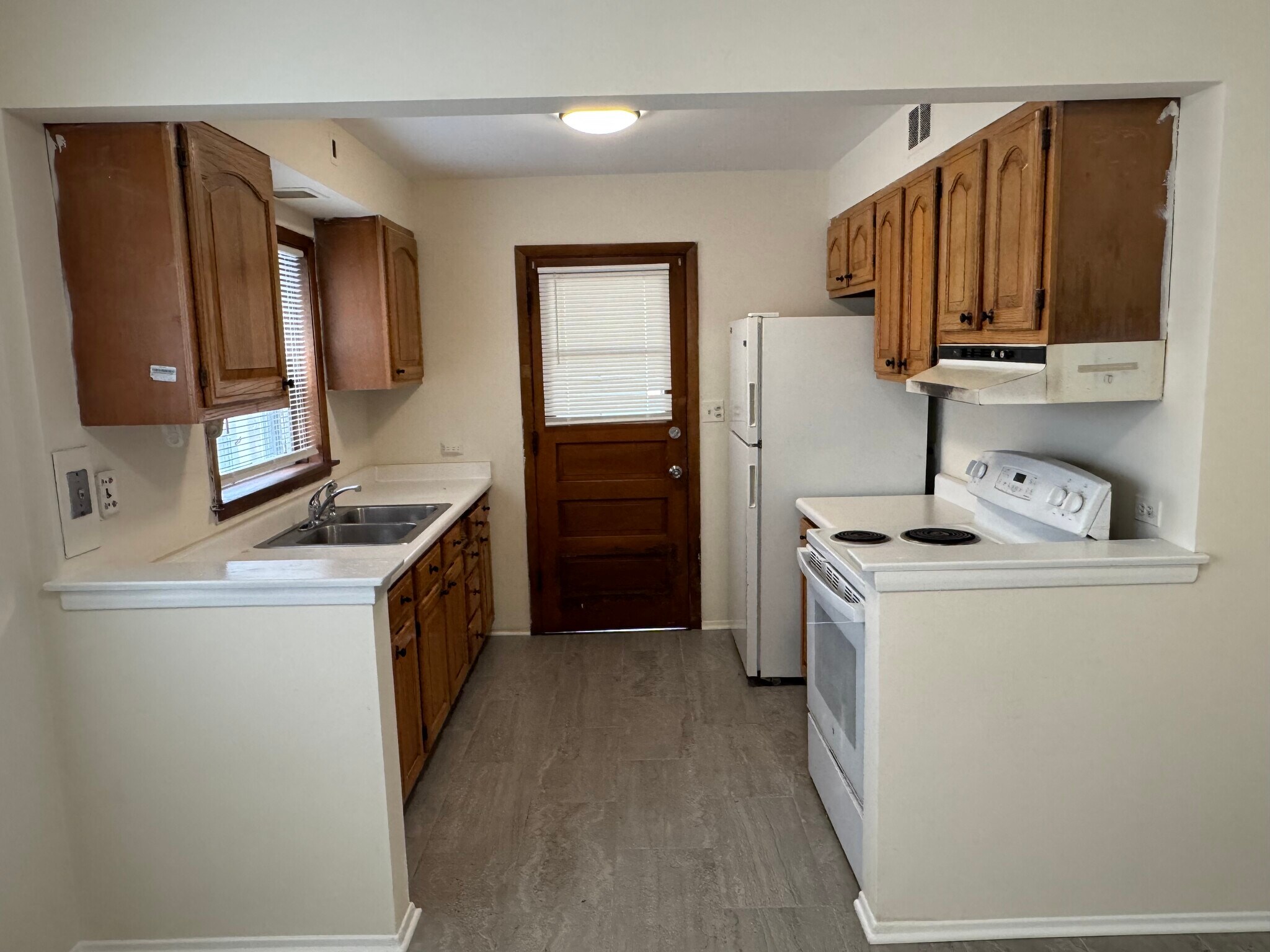 Building Photo - 2936 W Touhy Ave