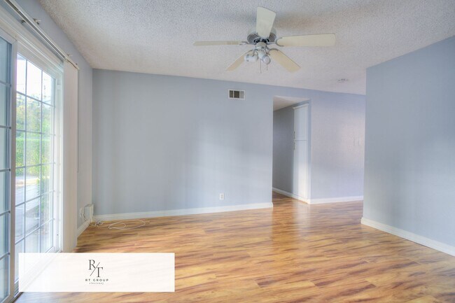 Building Photo - Welcome to Your Stylish Diamond Bar Home!