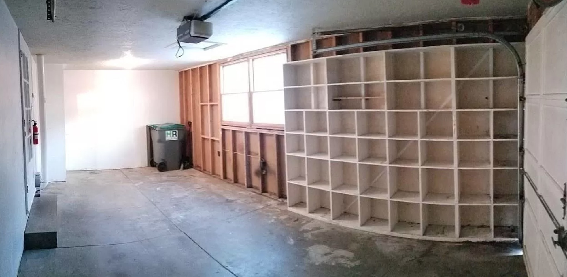 garage - 4220 S 38th St
