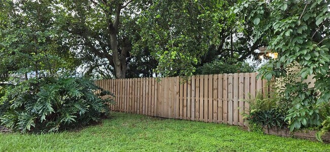 Building Photo - 502 N 70th Way