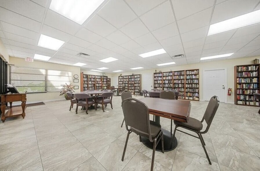 Building Photo - 3100 Seasons Way