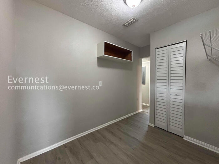 Building Photo - 6824 Rojo Ct