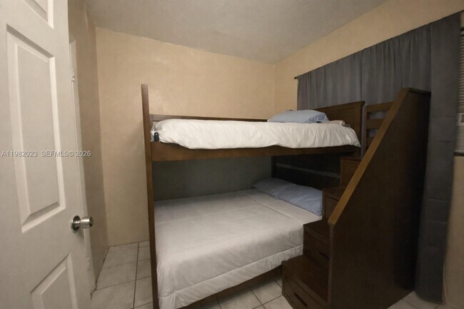 Building Photo - 520 SW 6th Ave