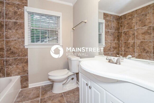 Building Photo - 3 Bedroom Pet-Friendly Home in Covington, GA with Main Street Renewal