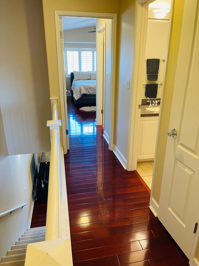 Building Photo - 92-1498 Aliinui Dr