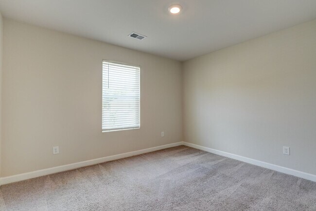 Building Photo - 123 Mainsail Wy