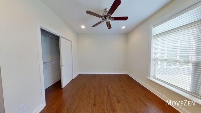 Building Photo - 8011 Parknoll Dr