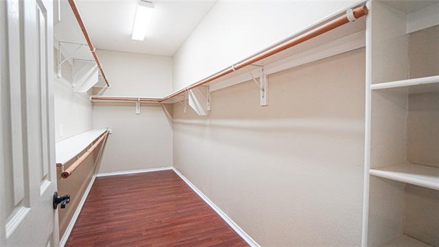 Building Photo - 2060 Garden Crest Dr