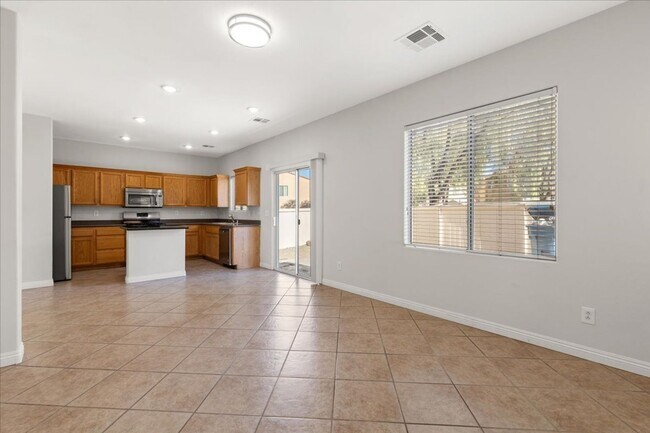 Building Photo - 4bd Single Family Home with Large Backyard, Balcony, and No Carpet