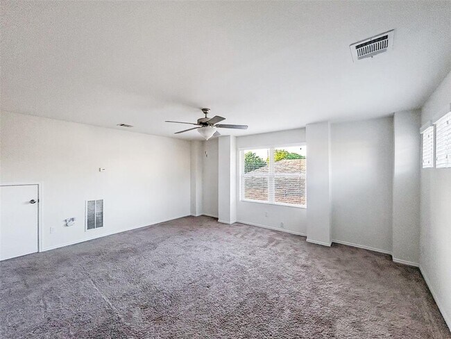 Building Photo - 401 Anacua Loop