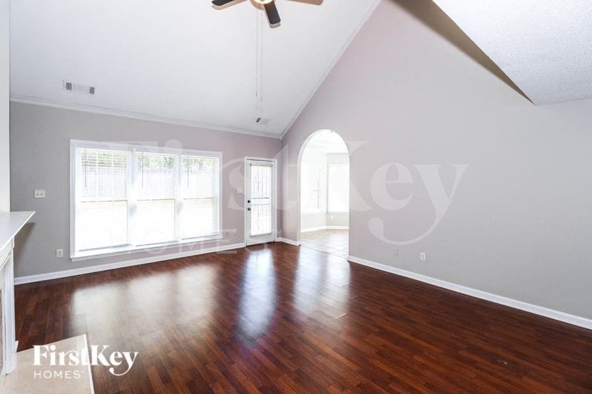 Building Photo - 5380 Milton Ridge Dr