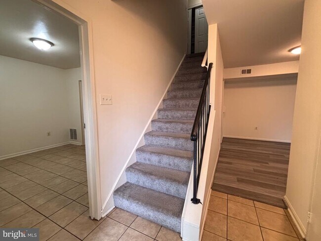 Primary Photo - 4657 Logsdon Dr