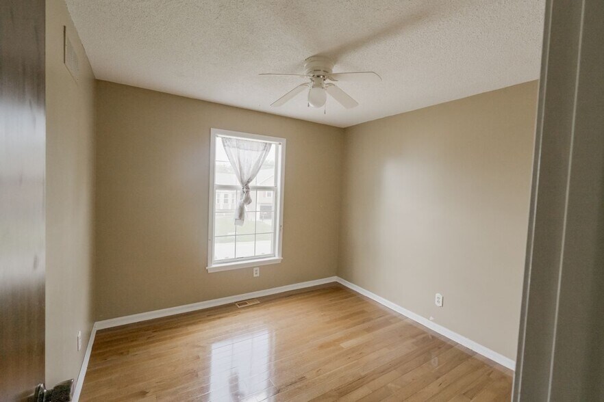 Building Photo - 10725 Cleveland Ave