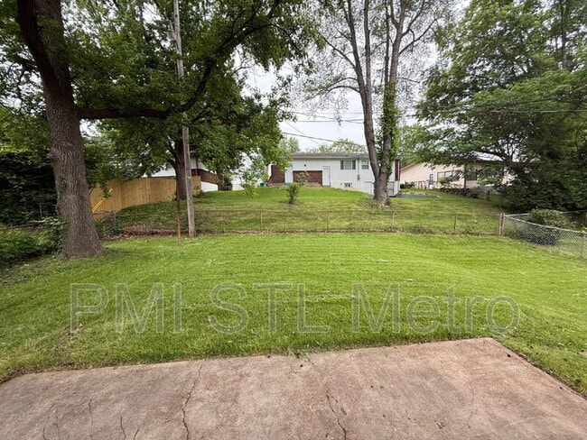 Building Photo - 2512 Dukeland Dr