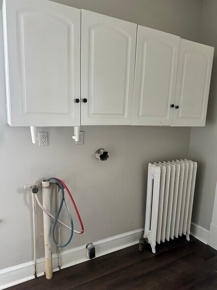 washer/drying hookup in kitchen - 106 S Raleigh St
