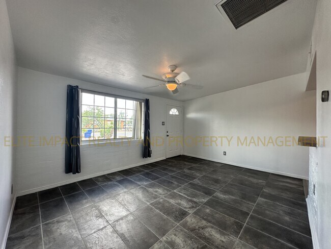 Building Photo - 4049 N Ray Pl