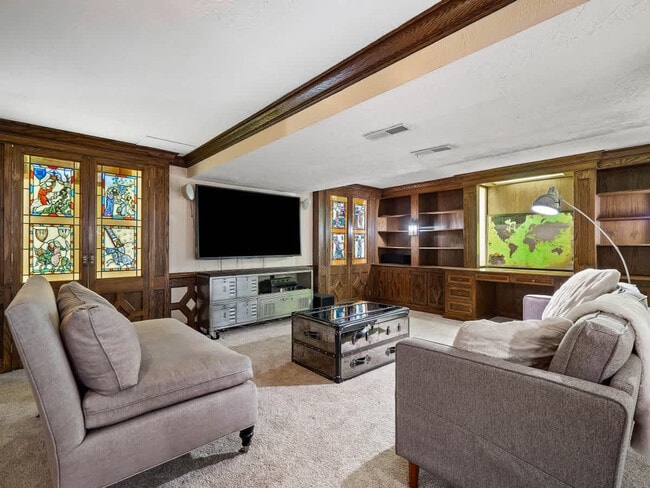 Building Photo - 1811 Breezewood Dr