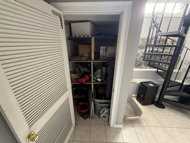 Building Photo - 146 W Fourth St