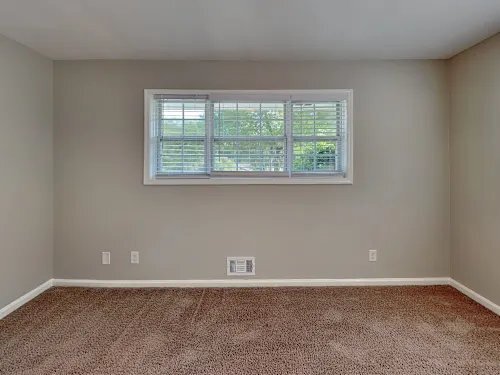 Building Photo - 2815 Rainbow Forest Dr
