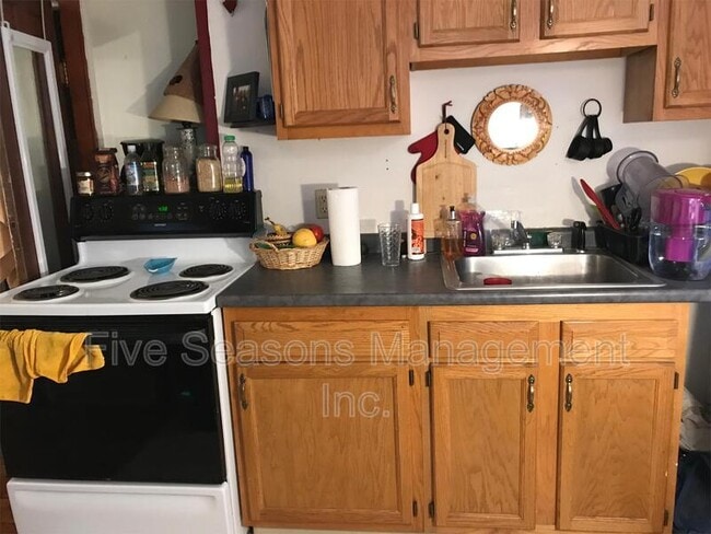 Building Photo - 4 Loomis St