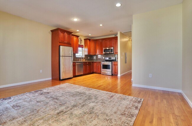 Building Photo - 247 Winfield Ave
