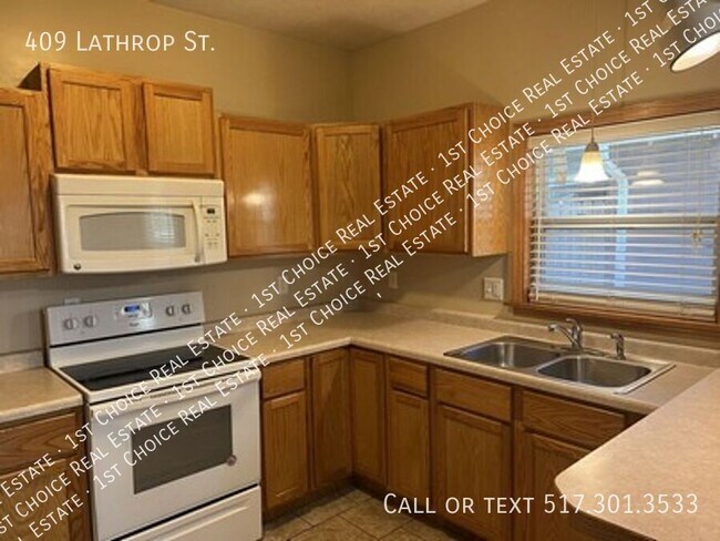Building Photo - 409 Lathrop St