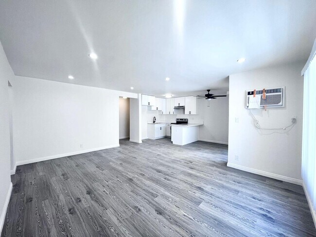 Interior Photo - com358