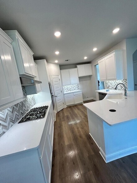 Building Photo - 1704 Dunbrook Rd