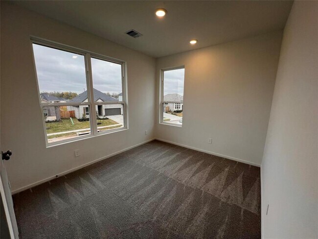 Building Photo - 17531 Willow Ln