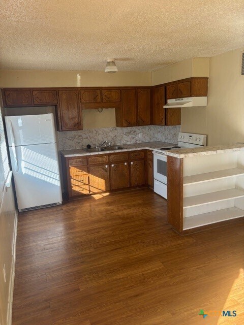 Building Photo - 612 Raymond St