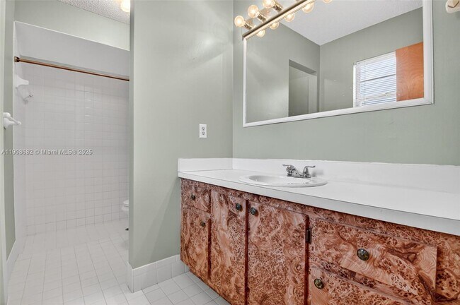 Building Photo - 6858 S Congress Ave