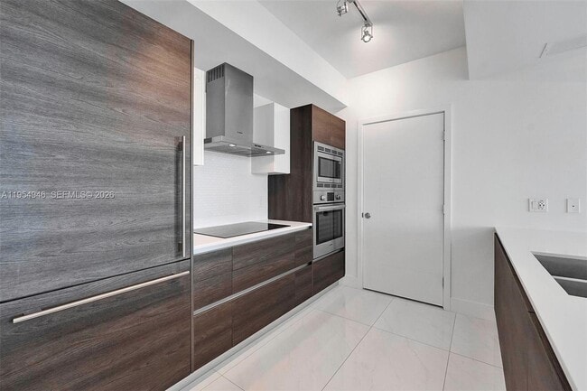 Building Photo - 301 Altara Ave