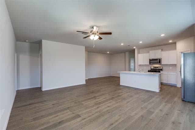 Building Photo - 5237 Sandrine Ave