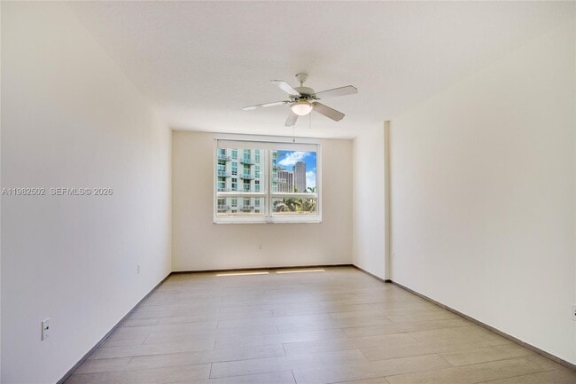 Building Photo - 2000 N Bayshore Dr