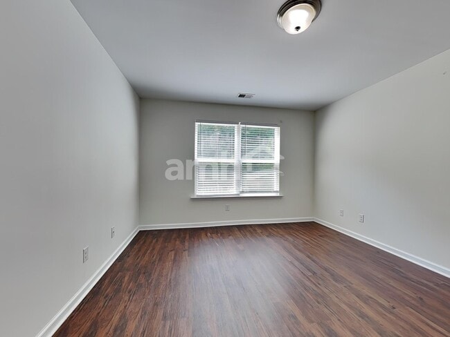 Building Photo - 215 Bellflower Cir