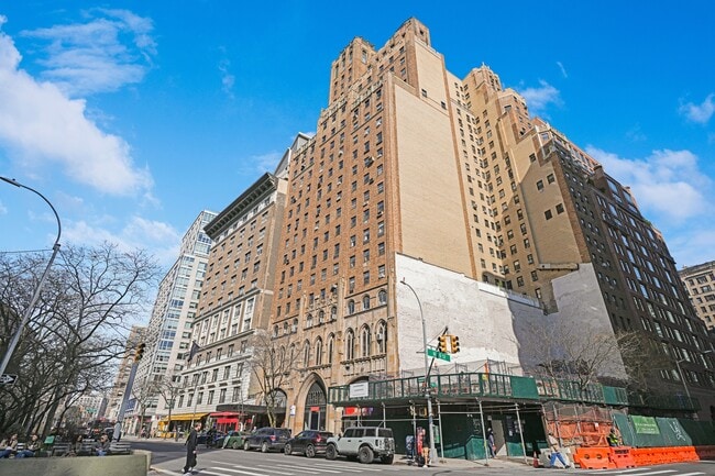 Building Photo - 2166 Broadway