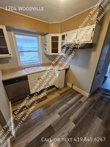 Building Photo - 1204 Woodville Rd