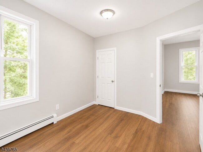 Building Photo - 427 Totowa Ave