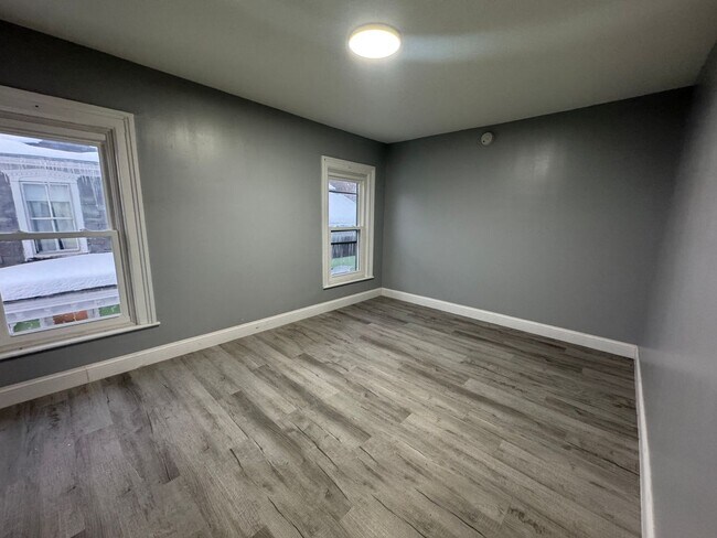 Building Photo - 414 N Bellinger St