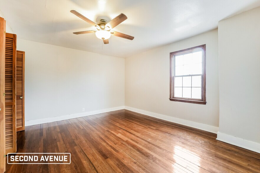 Building Photo - 1304 Bellaire Pl