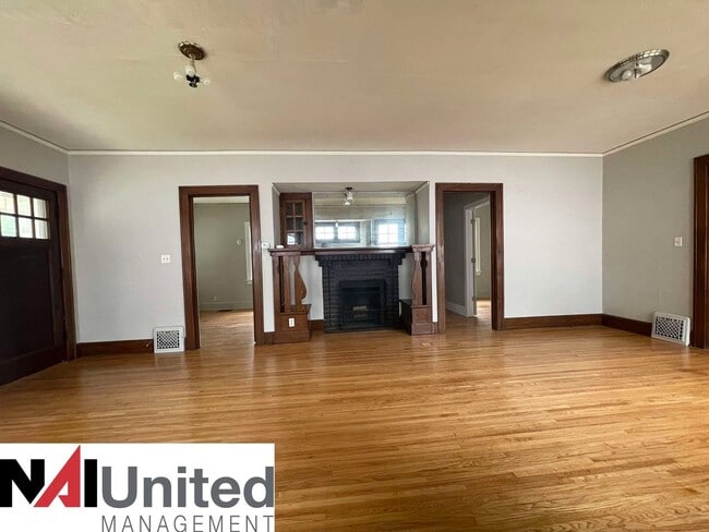 Building Photo - Four bedroom, one bathroom for rent in Mor...