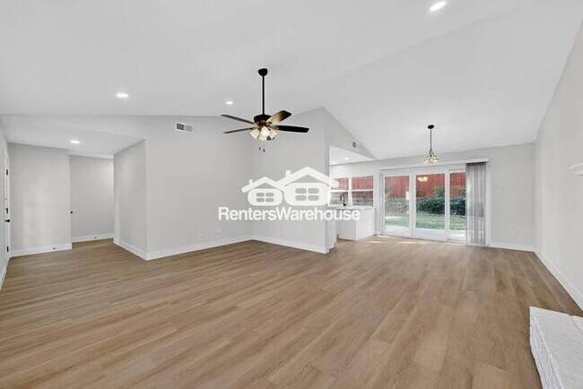 Building Photo - MOVE IN READY  Completely Refreshed Euless...